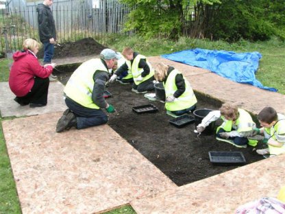 Students Excavating
