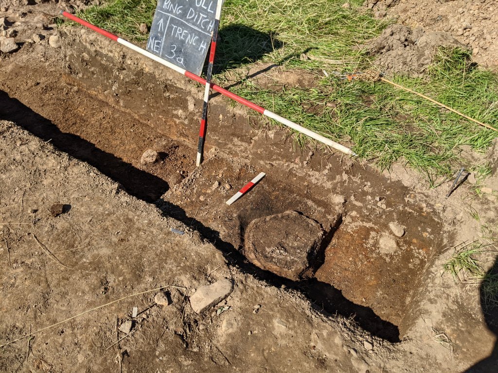 The urn burial in Trench 3a