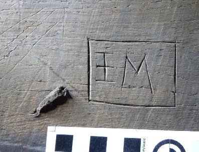 Engraved letter ‘R’ – with inverted V added (2 examples)
